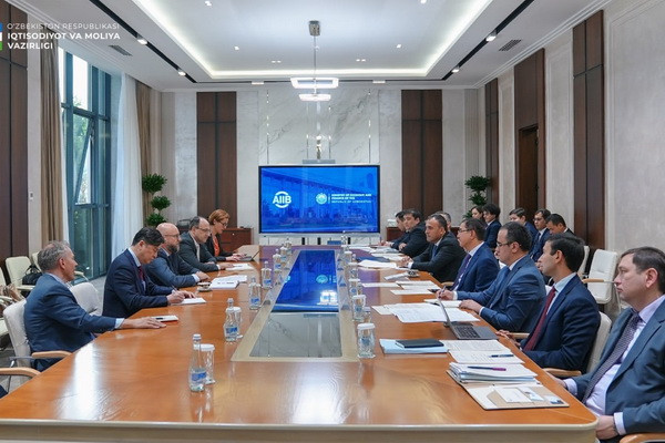 Uzbekistan and the AIIB discuss issues of developing cooperation