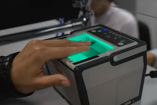 Russia introduces experimental biometric control for foreigners