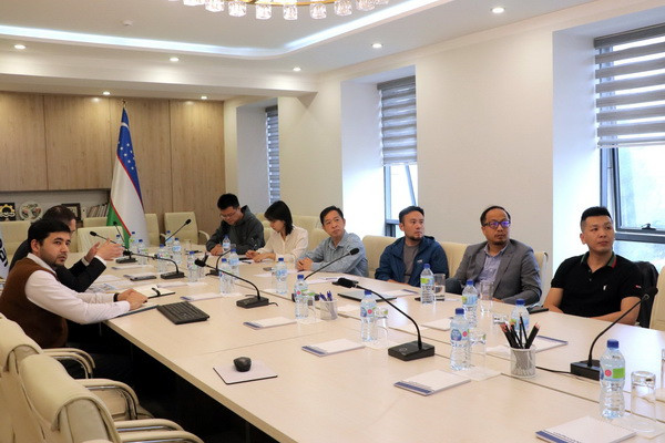 The implementation of new projects with Chinese companies was discussed