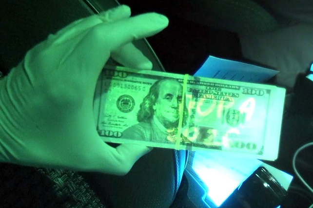 Uzbek Road Official Detained for US$10,000 Bribe