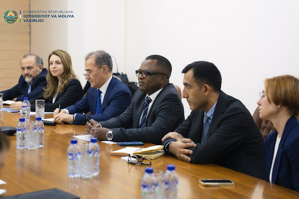 A meeting takes place with representatives of the International Finance Corporation