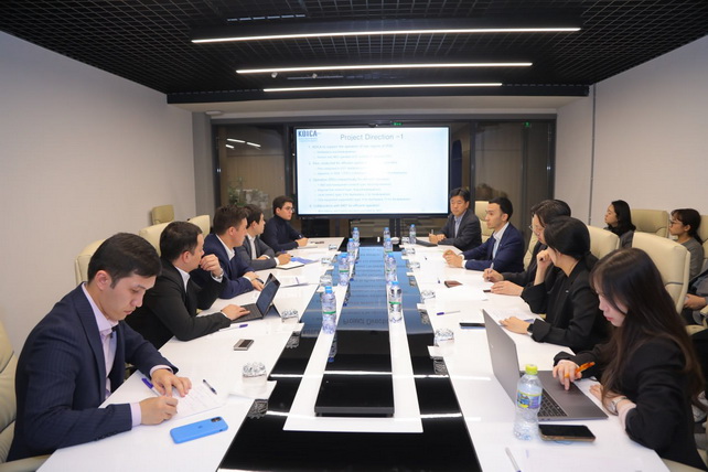 Заместитель министра цифровых технологий провел встречу с директором KOICA