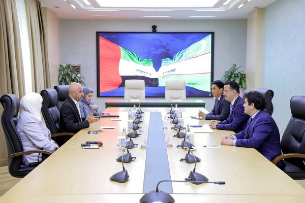 A Memorandum of Understanding was signed between MIIT and Dubai Integrated Economic Zones