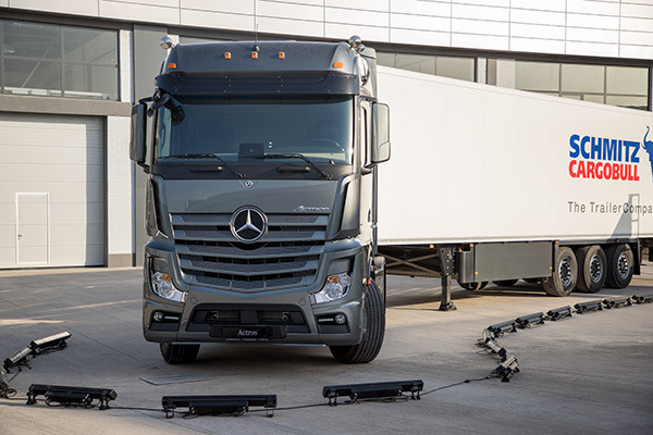 Грузовик Mercedes-Benz Actros представлен в Ташкенте