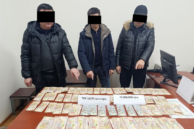 В Каракалпакстане задержаны налоговые инспекторы за вымогательство взятки