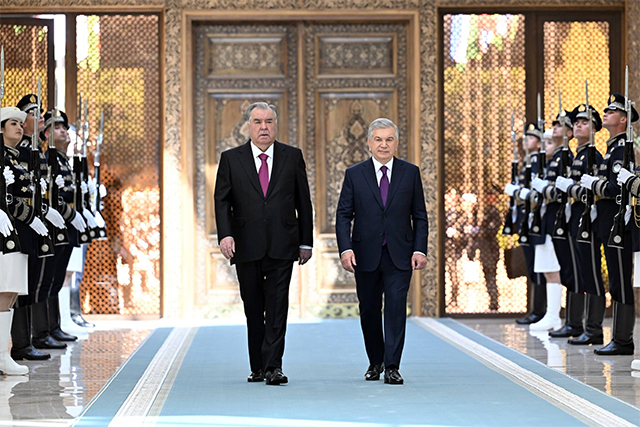 Official Welcoming Ceremony of Tajik President Takes Place