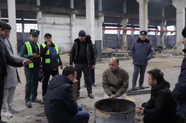 Foreign nationals in Syrdarya region fined 41 million soums for burning banknotes