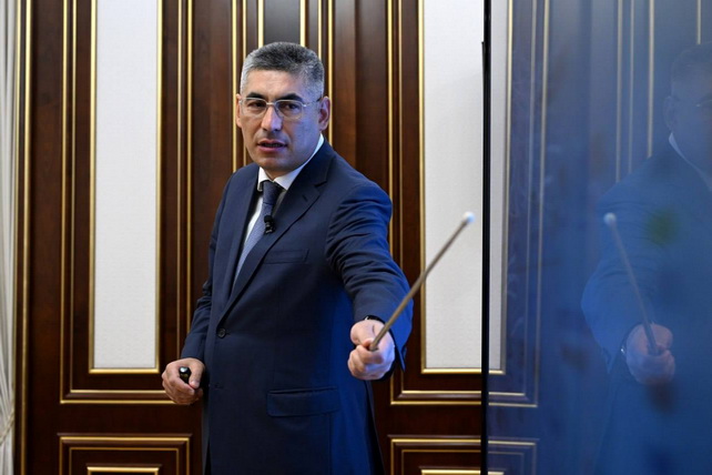 Kudbiyev Explains Appearance with Expensive Watch