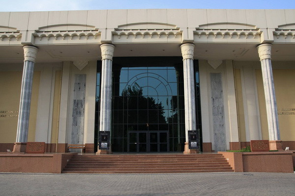 «Хельга Парис. Фотография» – первая выставка в Узбекистане