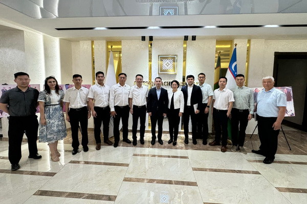 Uztekstilprom Association and Xiamen ITG hold a meeting