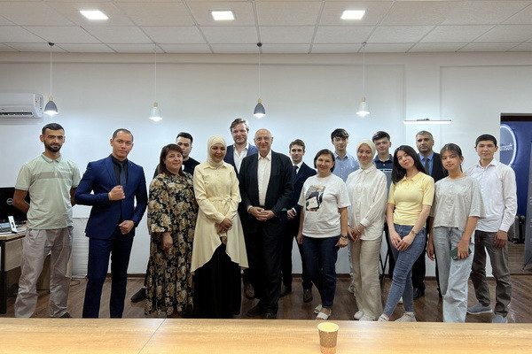 Узбекистан посетил член Палаты Лордов парламента Великобритании