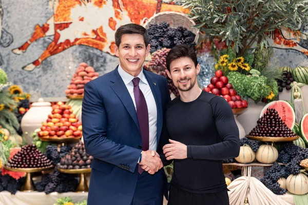 Отабек Умаров встретился с Павлом Дуровым