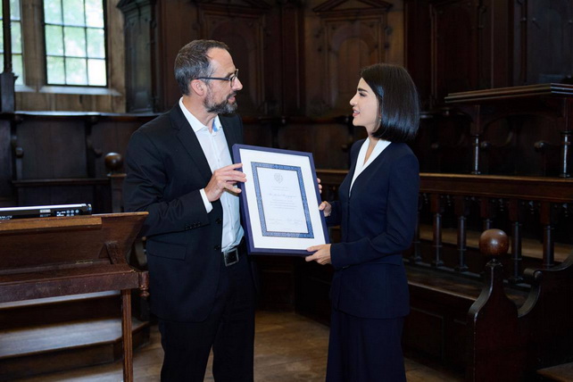 Saida Mirziyoyeva Honored with Award from Oxford University