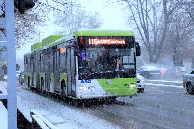 «Тошшахартрансхизмат» предупредил о возможном увеличении интервалов движения автобусов