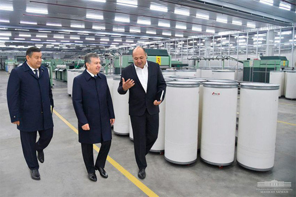 Shavkat Mirziyoyev pays visit to modern spinning enterprise
