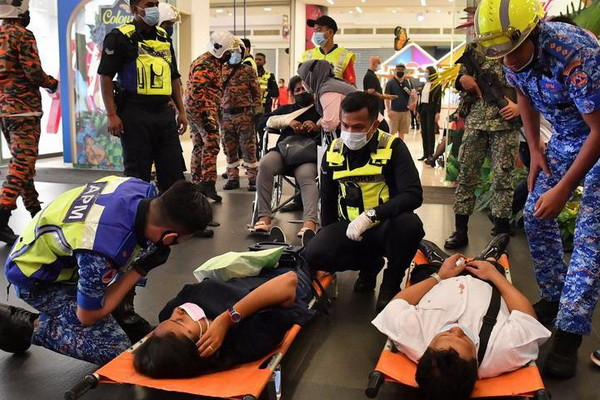 Robot train crashes in Kuala Lumpur subway