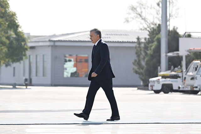 Президент Узбекистана отбыл в Азербайджан