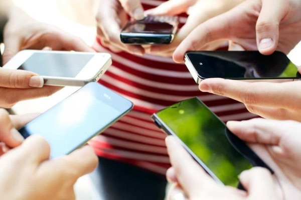 Узбекистан импортировал мобильные телефоны на $180 млн.