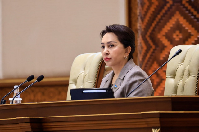 Сенат Узбекистана усилил трудовые гарантии граждан