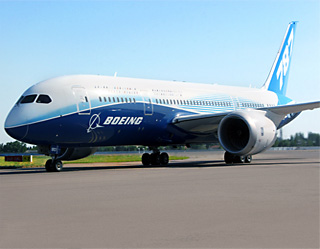 Пилот НАК «Узбекистон хаво йуллари» провел «тест-драйв» Boeing-787 Dreamliner