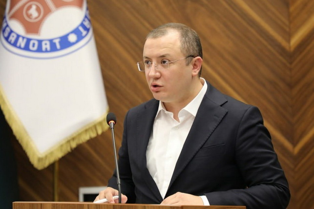 Президент распорядился освободить председателя «Узчармсаноат» Акбара Султанова