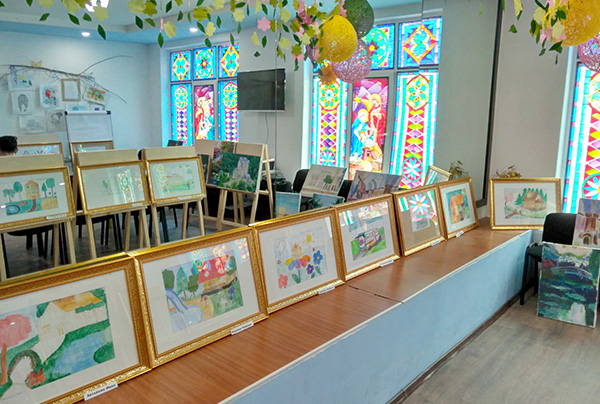 В Бухаре прошла выставка детского рисунка «Дом моей мечты»