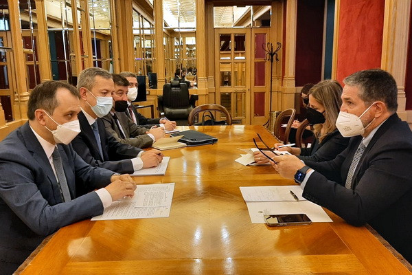 Гайрат Фозилов провел встречу с советником председателя Сената Италии