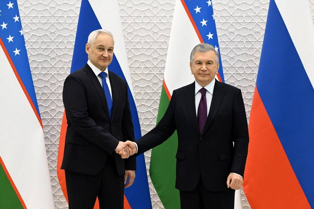 President of Uzbekistan meets with the Minister of Defense of the Russian Federation