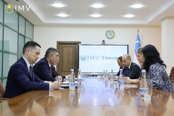 Minister of Economy and Finance meets with representatives of Rothschild & Co