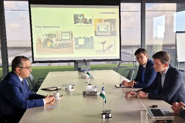 The Ambassador of Uzbekistan visited the Belgian company and discussed new areas of cooperation with carpet weaving enterprises of our country