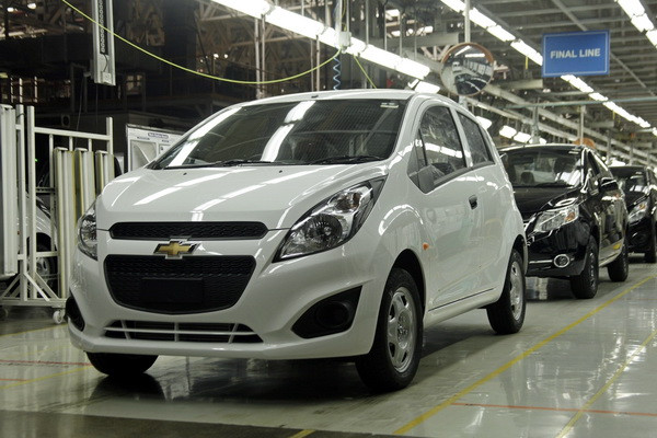 UzAuto Motors sends the first batch of Spark cars to Lebanon
