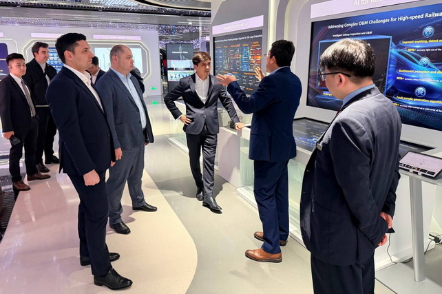 Делегация «Узбекистон темир йуллари» завершила визит в Китай для изучения цифровых технологий железных дорог