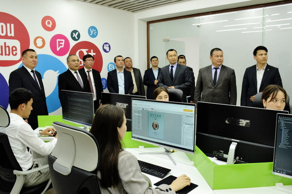 В Каракалпакском государственном университете имени Бердаха состоялось открытие центра инкубации и акселерации