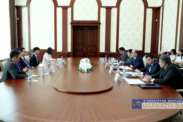 Central Bank of Uzbekistan hosts a meeting with representatives of the financial holding of South Korea