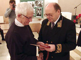 Ветераны второй мировой войны получили юбилейные медали