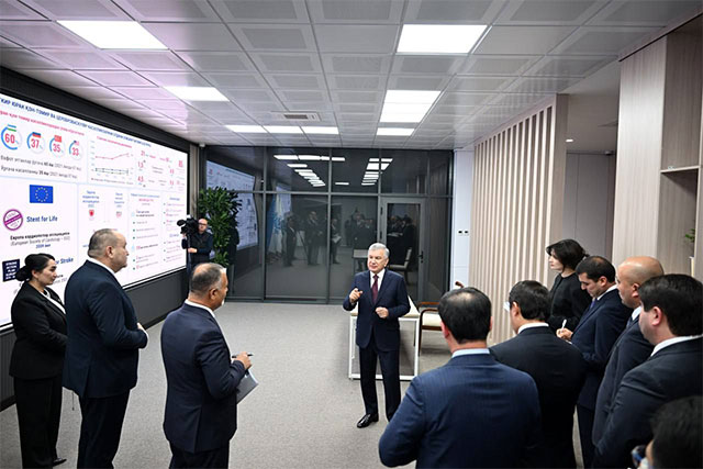 Президент посетил современные медицинские учреждения в Самарканде