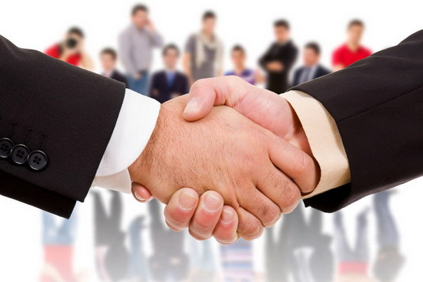 All legal entities are allowed to provide commercial services through the SPIPS