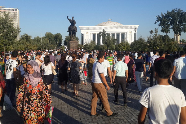 Численность постоянного населения Узбекистана составило 37,33 млн. человек