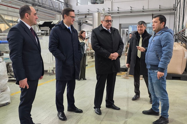 Делегация посольства России ознакомилась с инвестиционным потенциалом технопарка «Чирчик»