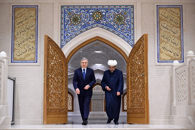 President Visits Renovated Imam Bukhari Complex in Samarkand