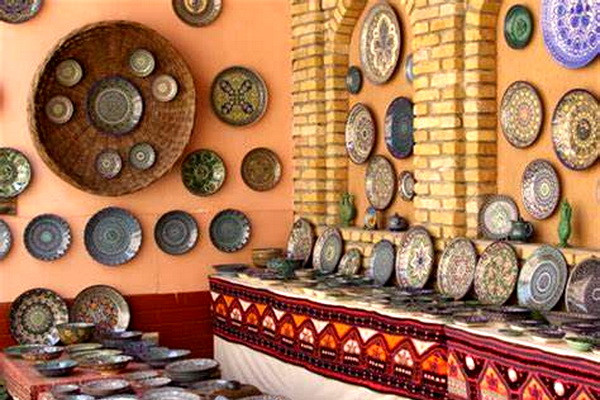 How will handicrafts be developed in Uzbekistan?