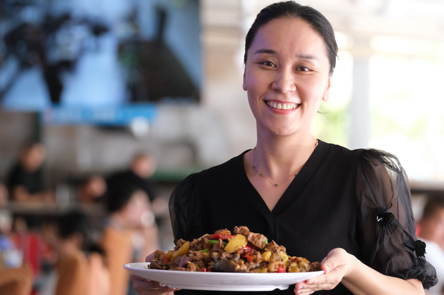 Xinjiang chicken with potatoes gains worldwide fame
