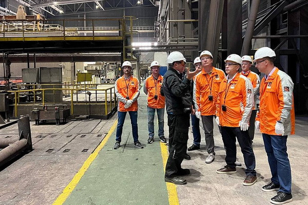A delegation of Uzbekistan visits the production enterprises of the Pipe Metallurgical Company