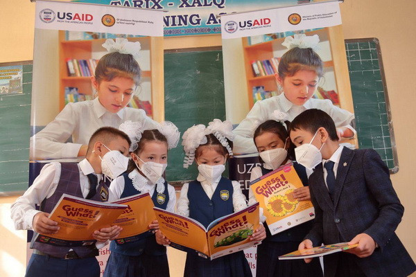 Халқ таълими вазирлиги ва USAID 6,5 миллионта дарсликни тарқатиш бўйича ҳамкорлик қилади