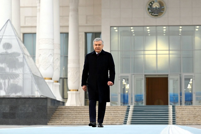 Президент Узбекистана отбыл в Швейцарию для участия в подписании устава Совета мира в Давосе