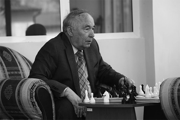 Скончался известный поэт, Герой Узбекистана Эркин Вахидов