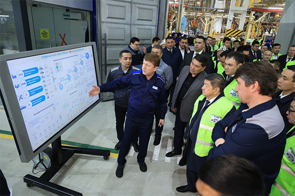 A delegation of the Kyrgyz Republic visits the UzAuto Motors plant