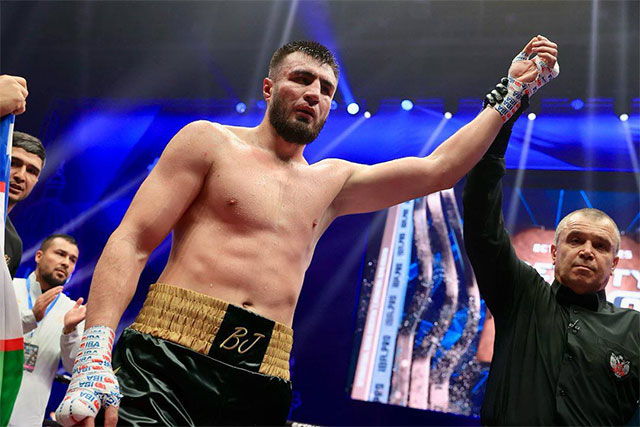 Баходир Джалолов одержал трудную победу над россиянином Кудуховым на турнире IBA.PRO