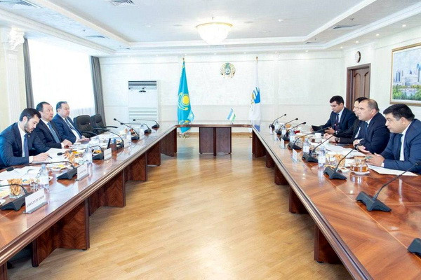Issues aimed at strengthening bilateral cooperation between the railways of Uzbekistan and Kazakhstan were discussed