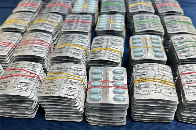 На посту «Навои» изъяли почти тысячу упаковок нелегальных лекарств